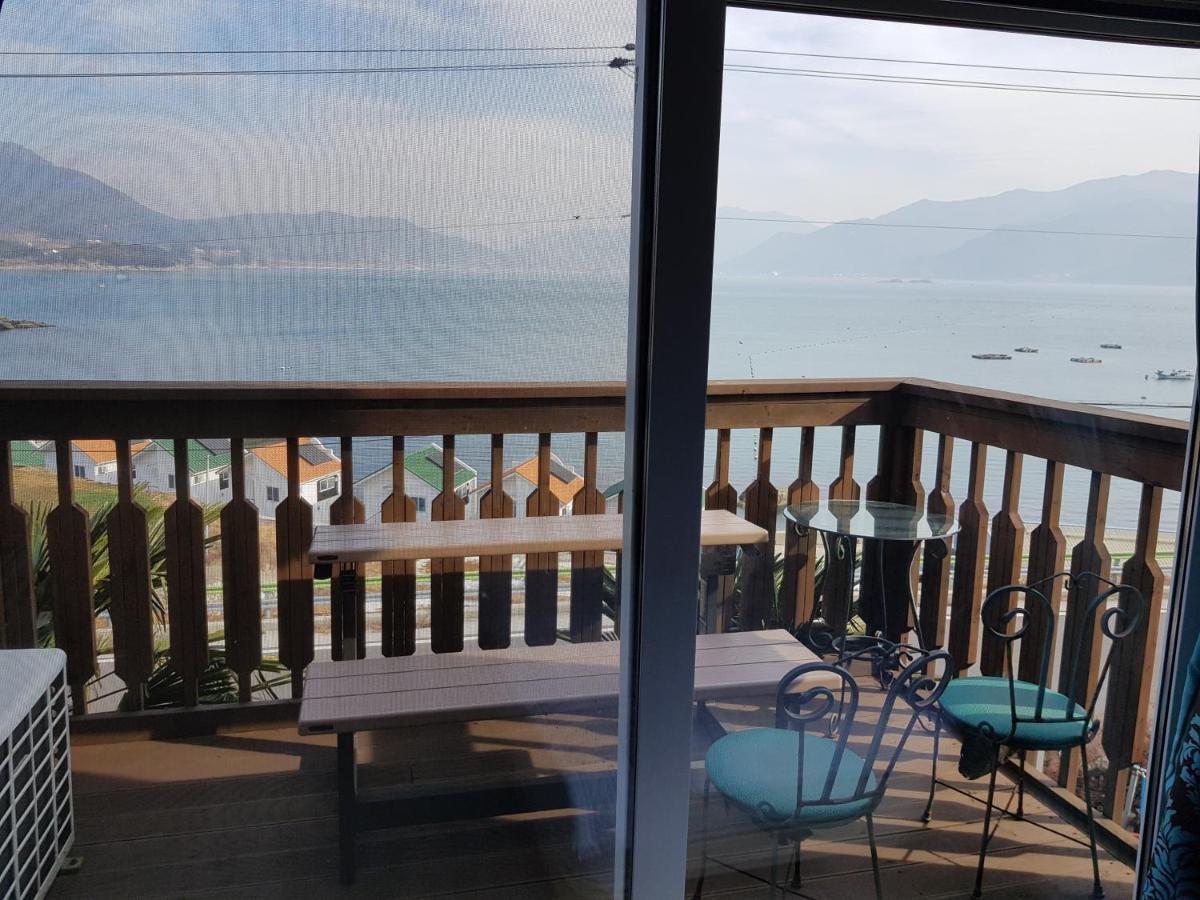 Rainbow Hill Pension Namhae Ngoại thất bức ảnh